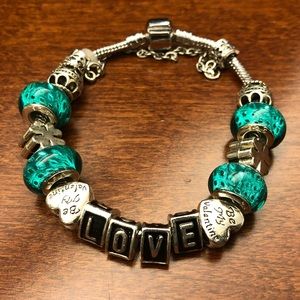 Beautiful Valentines Charm Fashion Bracelet